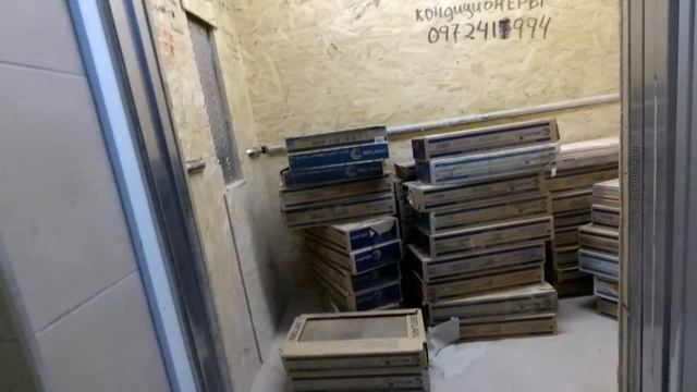 Снова заставили разружать всю кабину лифта вмерах воспитания смотреть онлайн