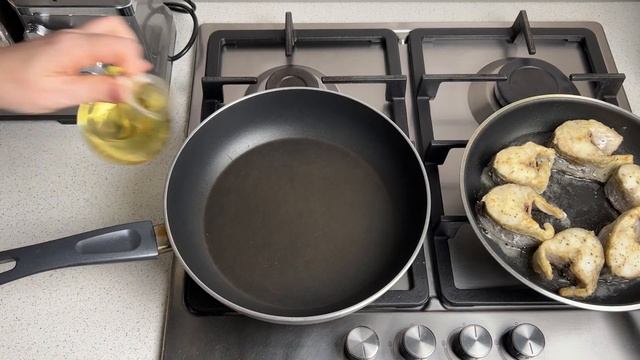 КАК ПРИГОТОВИТЬ РЫБУ С МОРКОВЬЮ И ЛУКОМ НА СКОВОРОДЕ? Простое и вкусное второе блюдо, на ужин