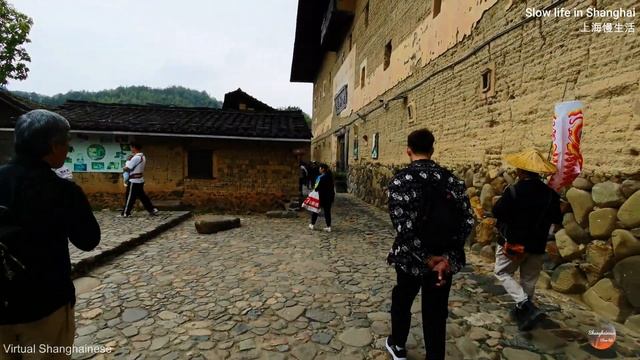 云水谣古镇：一个时光倒流的古老小镇，感受古镇土楼的韵味，领略云水谣之美，尘封历史与现代文化的完美融合。Yunshuiyao, an ancient town back in time