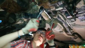 Гараж самообслуживания. Ученик механика, демонтаж двигателя. Skoda Felicia 1.3