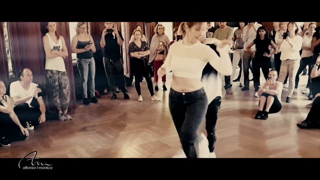 Momentos de cine - Daniel Santacruz | Bachata | Alfonso y Mónica смотреть онлайн