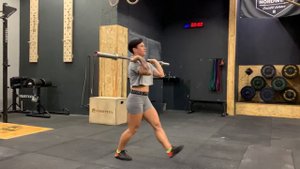 Выпады со штангой на груди