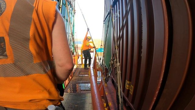 Container Ship Lashing - Seattle C Drop(delash) Longshoreman work