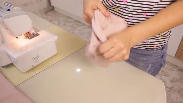 ШАПКА И ПЛАТОК СВОИМИ РУКАМИ | КАК СШИТЬ КРАСИВУЮ ШАПКУ И СНУД НА ОСЕНЬ ЗА ПОЛ ЧАСА смотреть онлайн