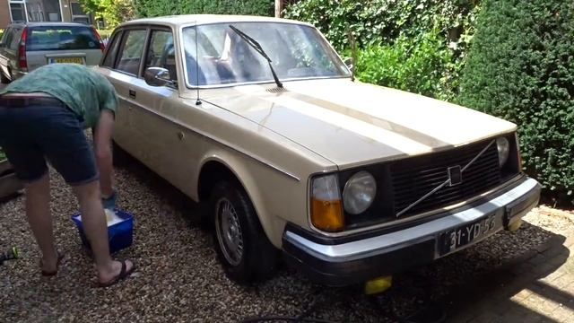 Time lapse: Volvo 244 wassen смотреть онлайн