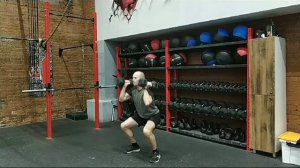 Трастеры 2 гантелями попеременно