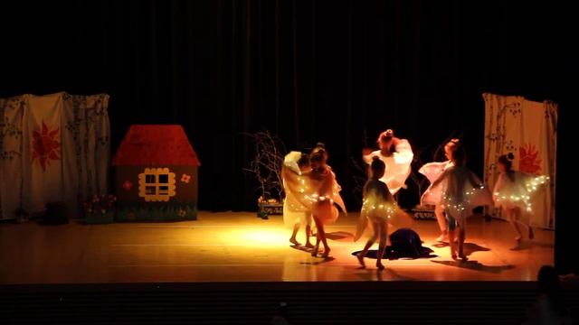 „Про красную шапочку“. Танец "Звездная страна" смотреть онлайн