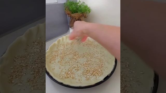 Пирог с сыром родом из ШВЕЙЦАРИИ ??! Готовится легко, многим очень нравится ?! смотреть онлайн