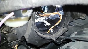 Mercedes B Class W245 Headlight Headlamp Removal and bulb replacement Lampenwechsel