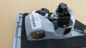 Фонарь левый задний внутренний БМВ Х3 Е83 63213420203 в крышку багажника BMW E83 X3