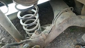 Honda Civic удаление обломанного болта датчика ABS на задней балке