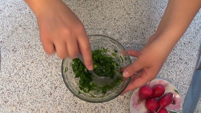 Легкий и сочный салат из редиса