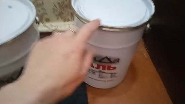 Краска из магазина Светофор 6 кг за 700 р