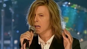 David Bowie - Ashes to ashes (Live BBC 2000)