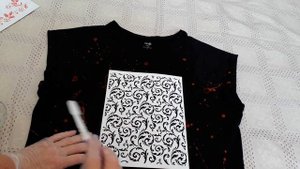 Как сделать себе эксклюзивную футболку с помощью хлорки.