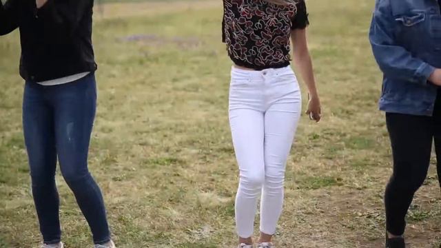 Выпускники лицея "Olimp" на аэродроме Vadul-lui-Voda. Клип хорошего настроения. смотреть онлайн