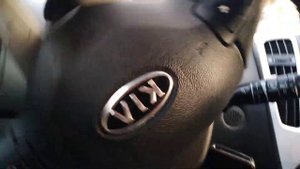 Загорелся чек и троит двигатель на Kia ceed sw, что делать? Поменяйте свечи