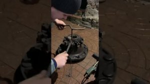 Как выкрутить болты тормозного диска ступица ДаФ 105