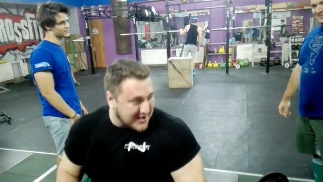 Влад Соловьев, жим лежа гантелей 65кг