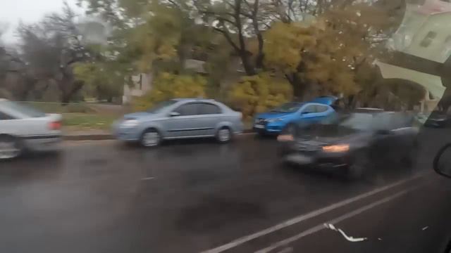 Очередь на заправку в Херсоне смотреть онлайн