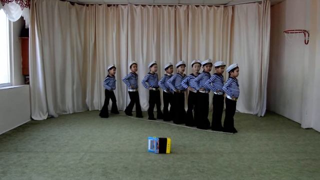 МБДОУ ЦРР детский сад "Кыталык"   Чурапча "Матросский"танец