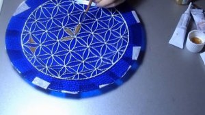Точечная роспись (point-topoint) тарелки "Цветок жизни"