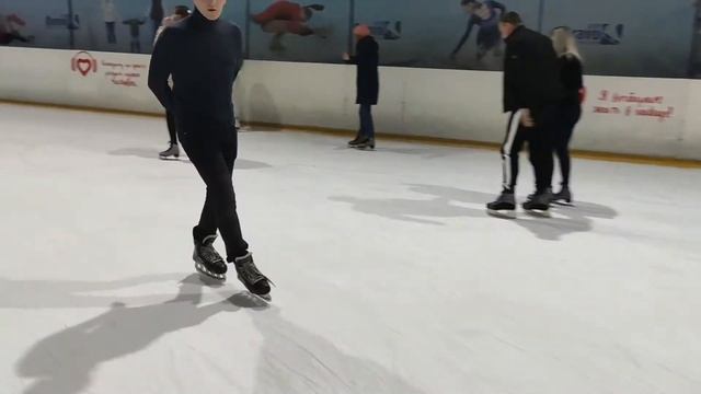 Катание на коньках ! T-blade ! Ice Bravo ! Прикатываюсь! Ice skating смотреть онлайн