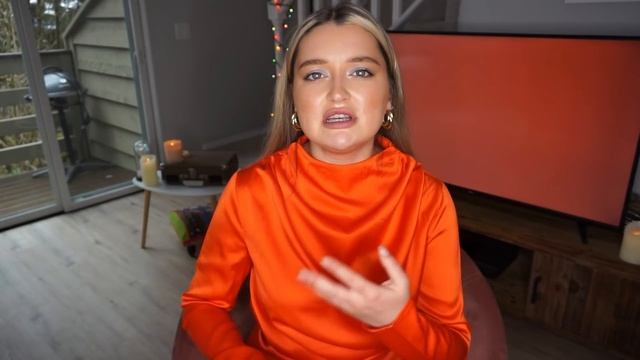 КАК ВЫЖИТЬ В ЖЕНСКОМ КОЛЛЕКТИВЕ? смотреть онлайн