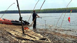 ЗДЕСЬ МНОГО ЗМЕЙ ГРИБОВ И РЫБЫ! Рыбалка на поплавок как в детстве. Лодочный мотор Flaizer FZ5HS.