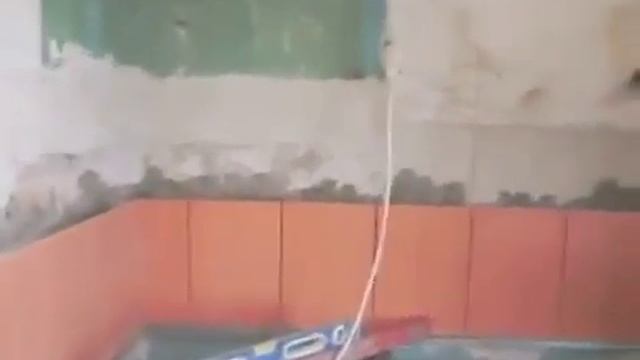 Как правильно ложить кафельную плитку на стену