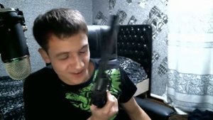 Пацан сыграл в Русскую рулетку на стриме! Overbafer1