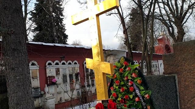 Знаменитые писатели на Новодевичьем кладбище