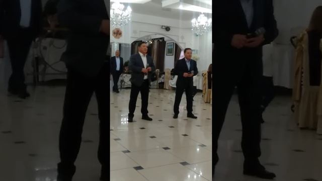Песня на стихи Абая Кунанбаева на Кыз узату дяди поют для племянницы смотреть онлайн