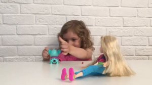 Куклы Мокси (Moxie) Эйвери+Питомец распаковка. Unpacking Moxie Girz Poopsy Pet!