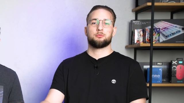 ZASKAKUJĄCA PACZKA OD RAZERA смотреть онлайн