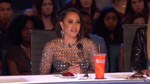 Шоу Америка ищет таланты. Красивая песня. America's Got Talent Русская озвучка. На русском.
