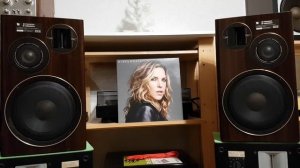 Pioneer S -1300DV.   Diana Krall