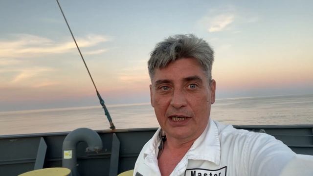 ПОЧЕМУ ОТДАЮТ ЧЕСТЬ  МОРСКАЯ ЛЕГЕНДА. Жизнь моряка.