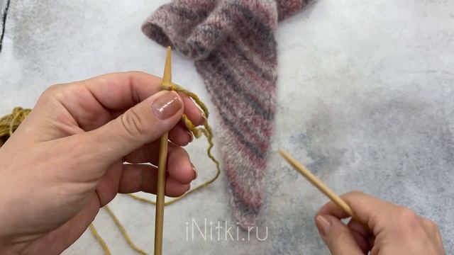Бактус с трех петель - мастер-класс вязание спицами треугольный шарф