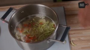 куриный суп с фетучини и филе индейки