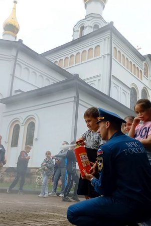 Как пользоваться огнетушителем - урок от МЧС