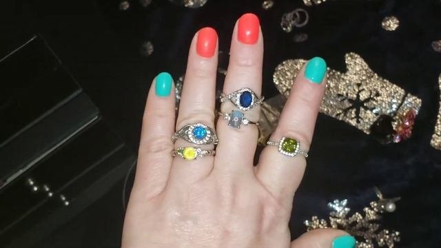 Привожу в порядок шкатулку с украшениями. 3олото - бриллианты ))) XOXO !!!