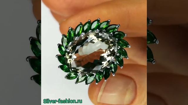 Cеребряное кольцо с НАТУРАЛЬНЫМИ ЗЕЛЕНЫМ АМЕТИСТОМ И ХРОМДИОПСИДАМИ!