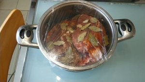 Суточный окорок для африканских друзей. Свиной окорок в коптильне, пальчики оближешь!