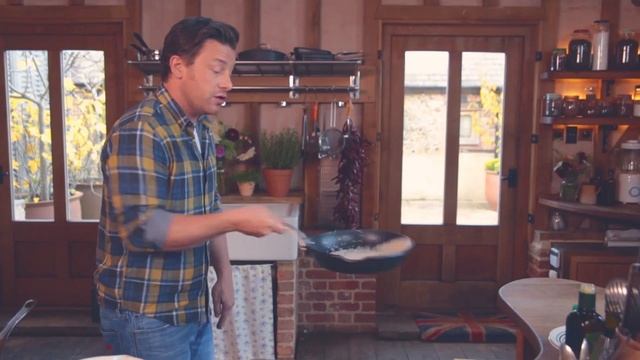 Совет от Jamie Oliver №5: техника перемешивания на сковороде Tefal Jamie Oliver из литого алюминия