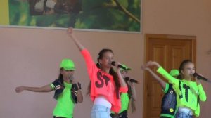 Шоу-группа "Соловушка" - И снова мы на сцене (муз. Н. и И.Нужины, сл. М.Загот)