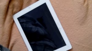 Нашёл iPad под подушкой из - за спама в ВК