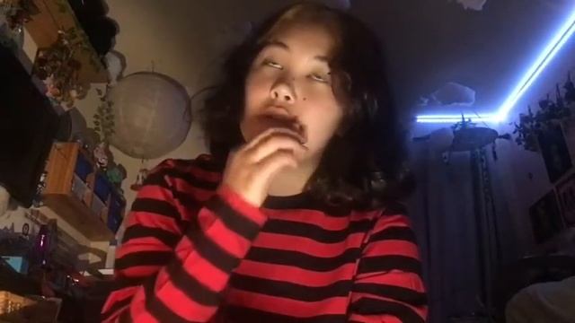 Asmr giving myself snakebites, 14 years old and at 1 am :) (read des) смотреть онлайн