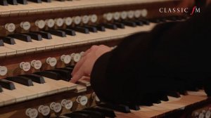 Organist Anna Lapwood plays an epic Bach Fantasia at the Royal Albert Hall | Classic FM