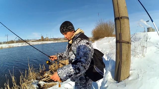 Весенний спиннинг! И такое бывает - микроджиг проиграл... смотреть онлайн